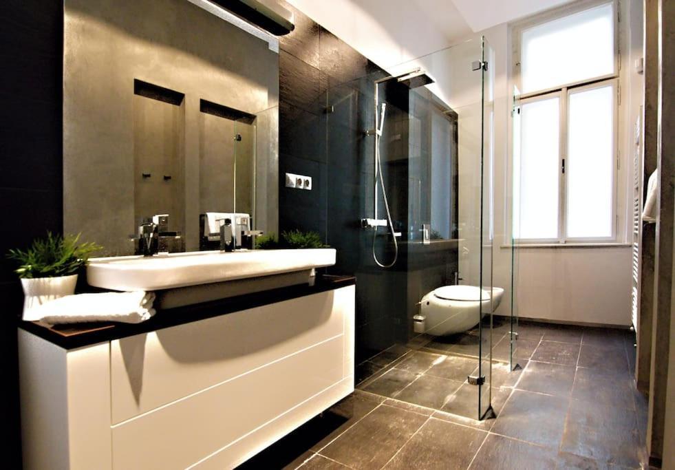 Elite Residences - Parizska Street 150 M2 * Praha